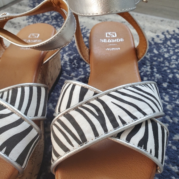 NWOT Zebra print cork sandals - Picture 2 of 7